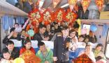 　　春运以来，太原客运段采取多种措施，积极为旅客打造安全、方便、温馨的出行环境。图为这个段太原至重庆北K689次列车的工作人员利用休班...